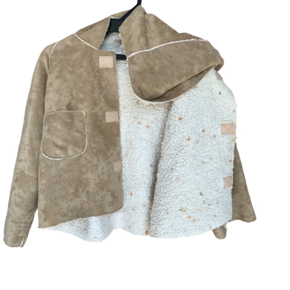 FAUX SUADE JACKET SZ: 3T W/ HOOD VELCRO CLOSURE - Picture 5 of 5